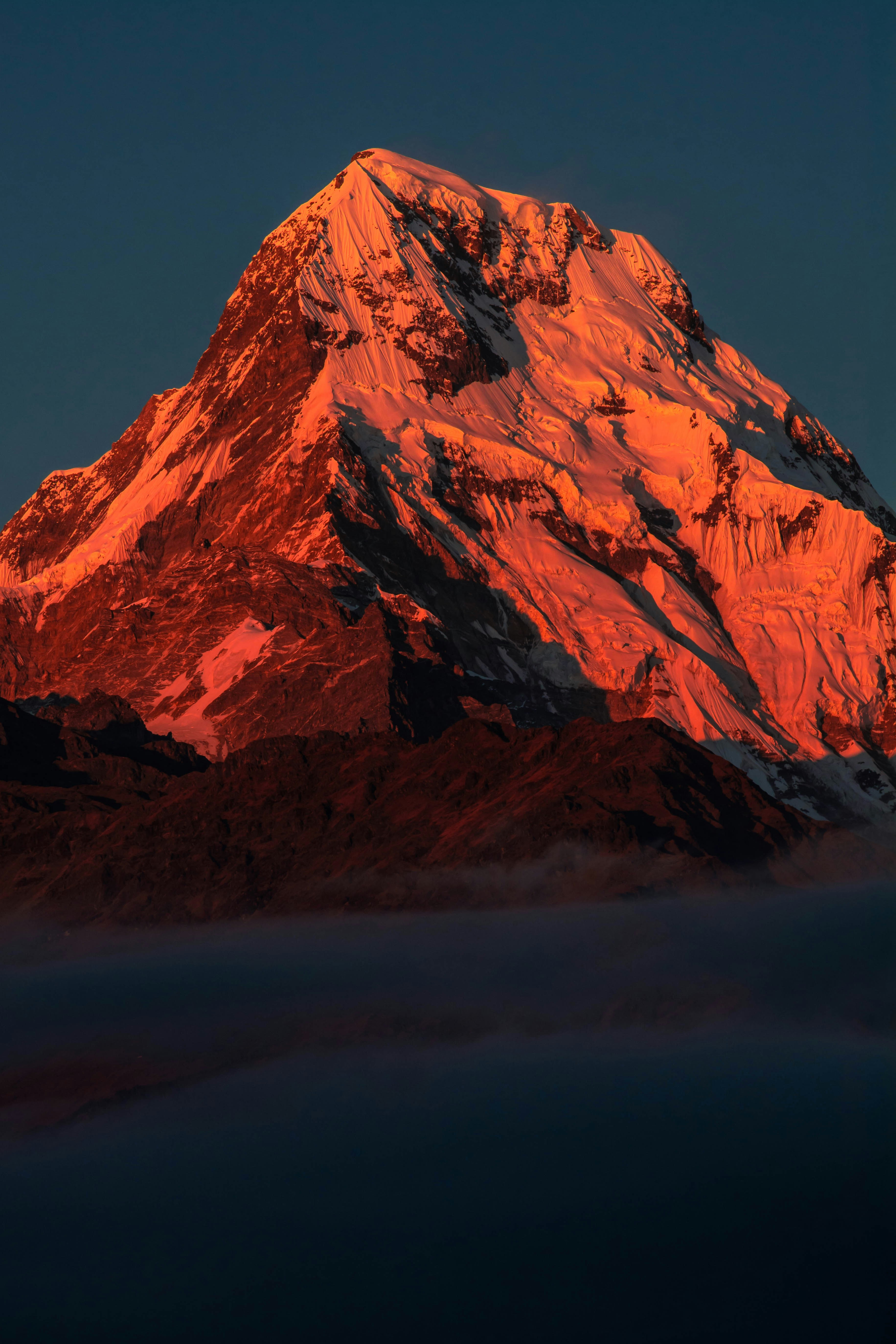 Free Unsplash photo from Aaron Benson