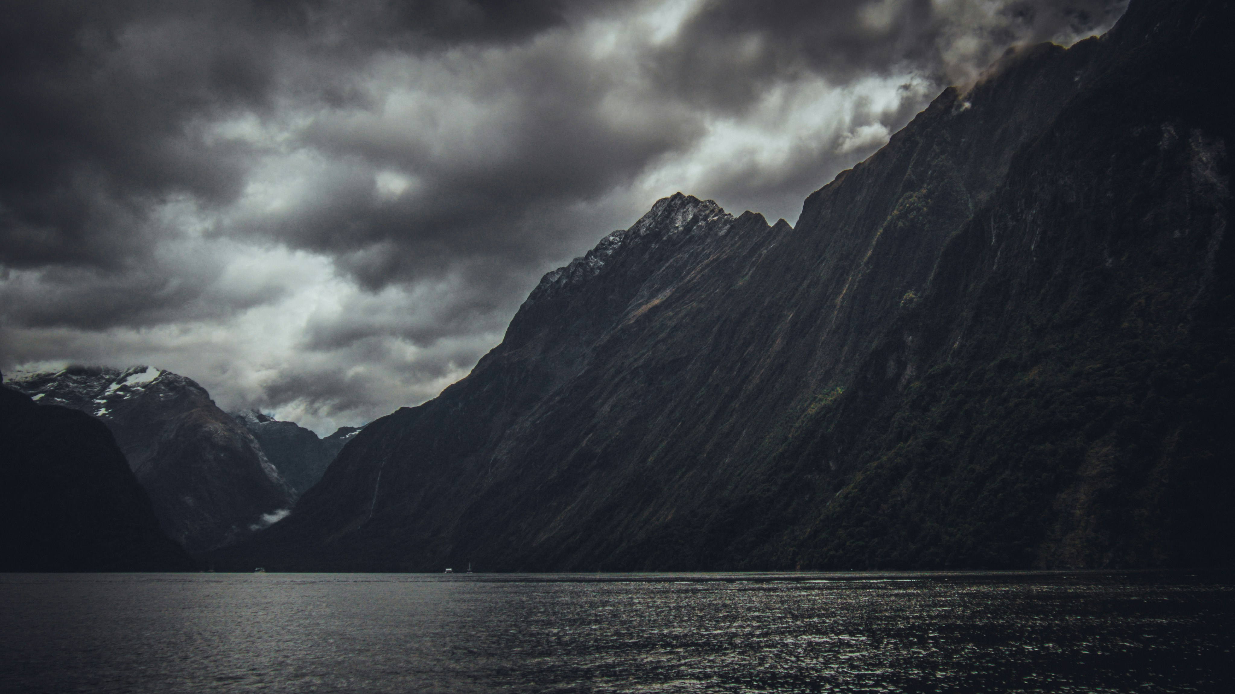 Free Unsplash photo from Antoine Barrès