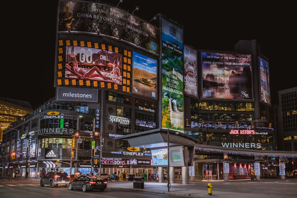 electronic advertisements on buildings