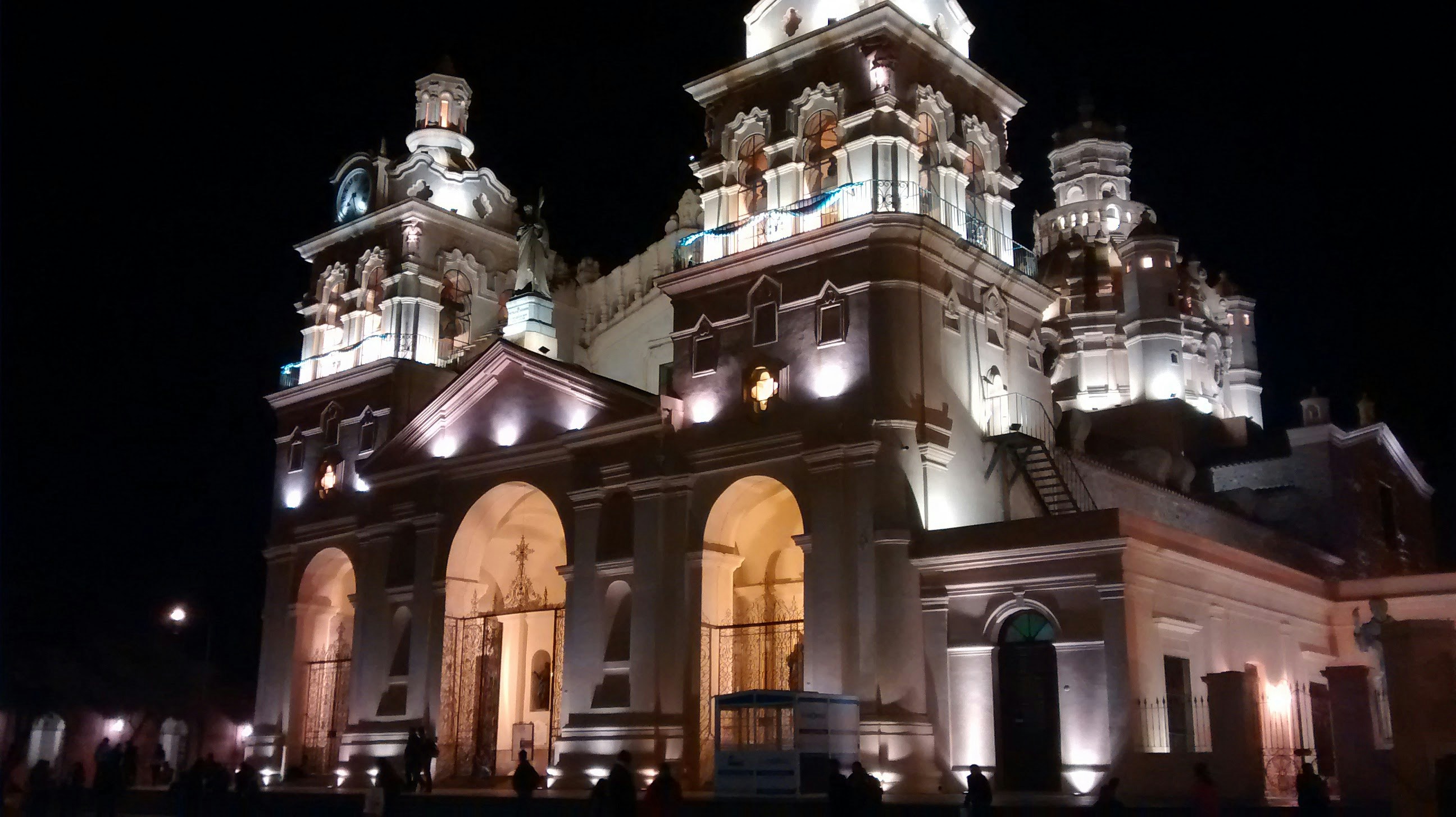 Free Unsplash photo from Alejandro Lazcano