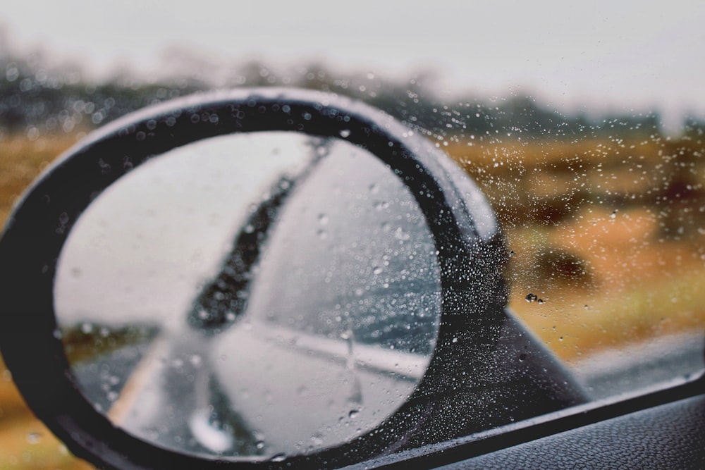 black vehicle side mirror