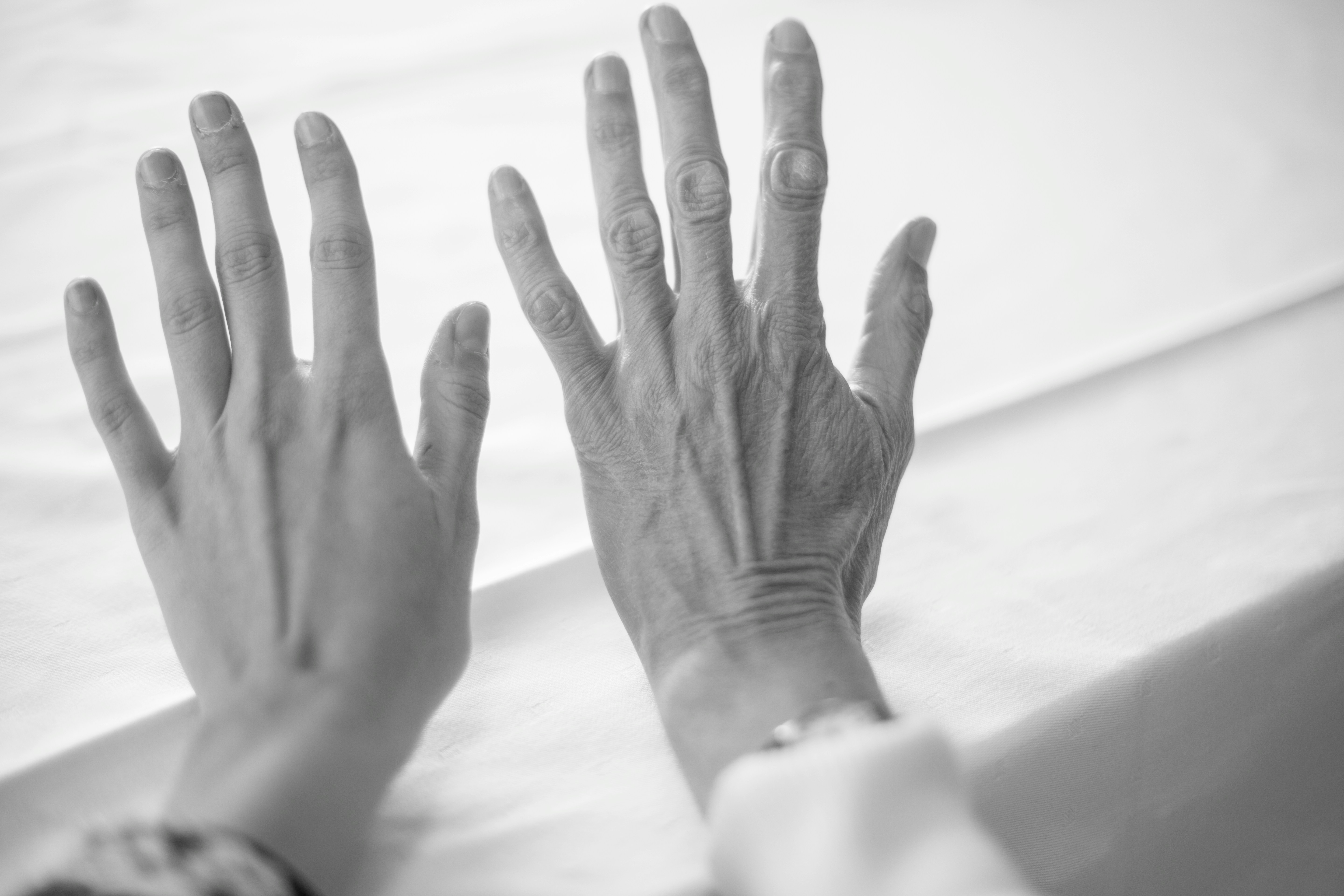 Dolore osseo nelle donne over 55: quando una caduta banale rivela un'osteoporosi nascosta