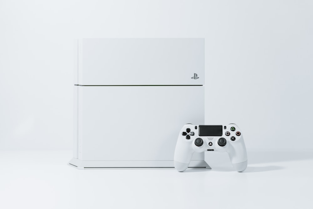 コントローラー付きホワイトソニーPS4オリジナル