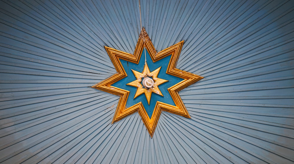 Decoración de estrella marrón