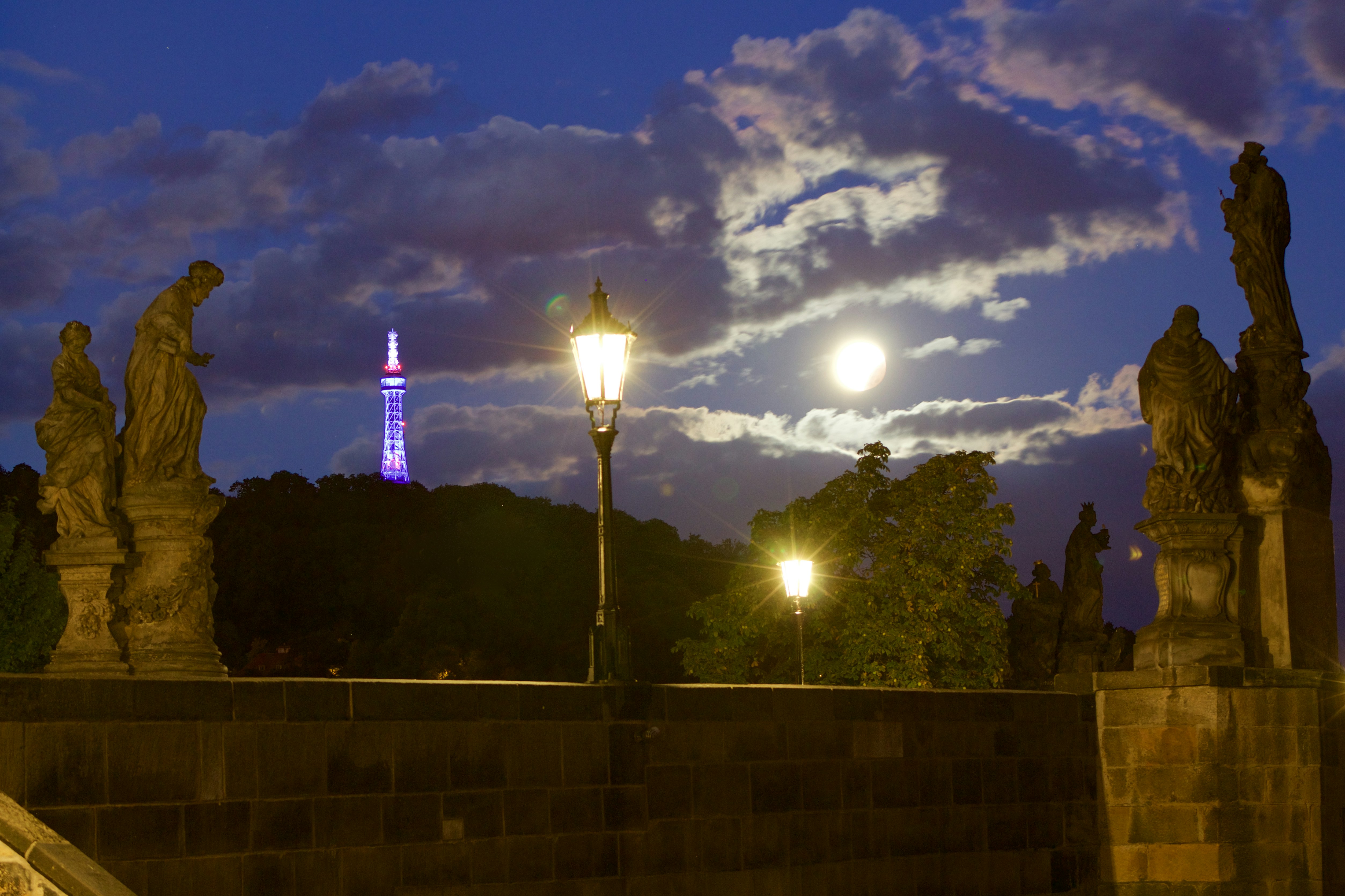 Free Unsplash photo from H. K.