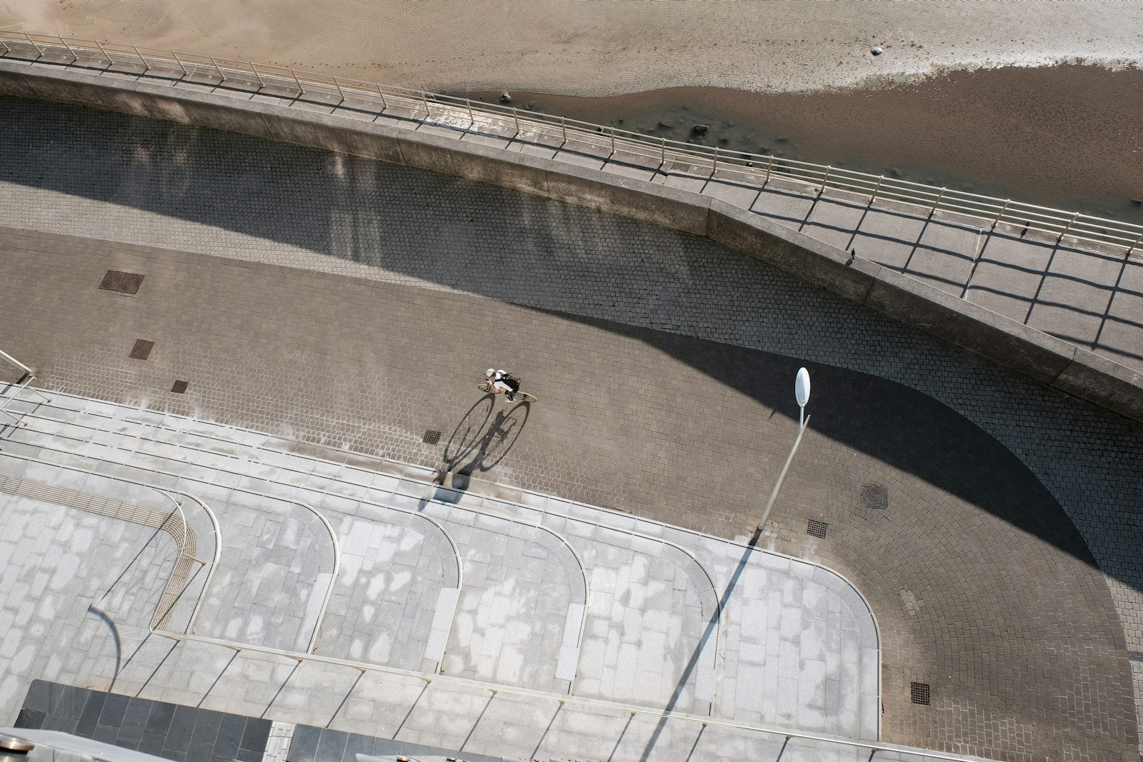 Fujifilm X-T1 + Fujifilm XF 16-55mm F2.8 R LM WR sample photo. Bicycle on road photography