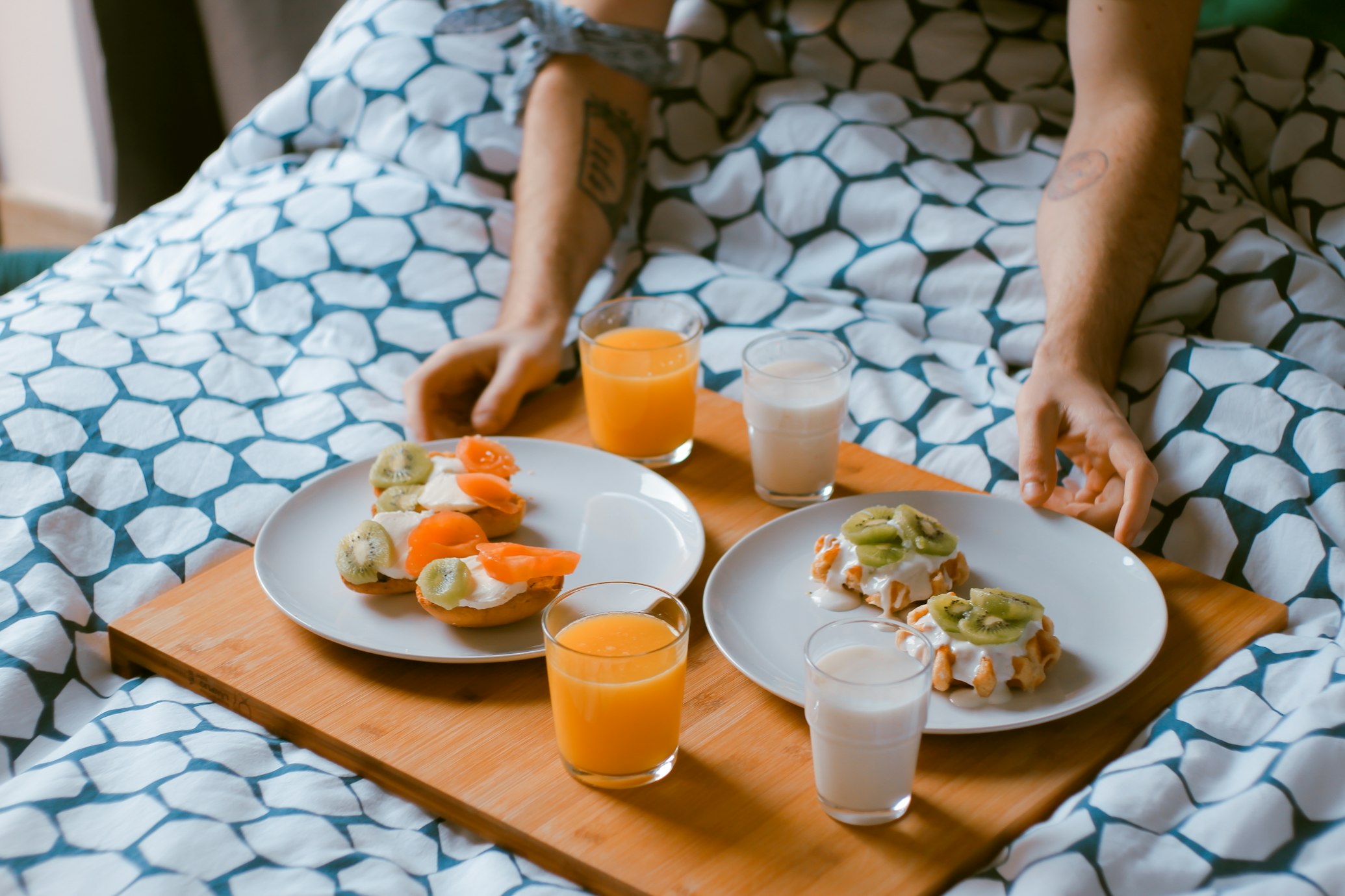 Healthy sleep-promoting snacks