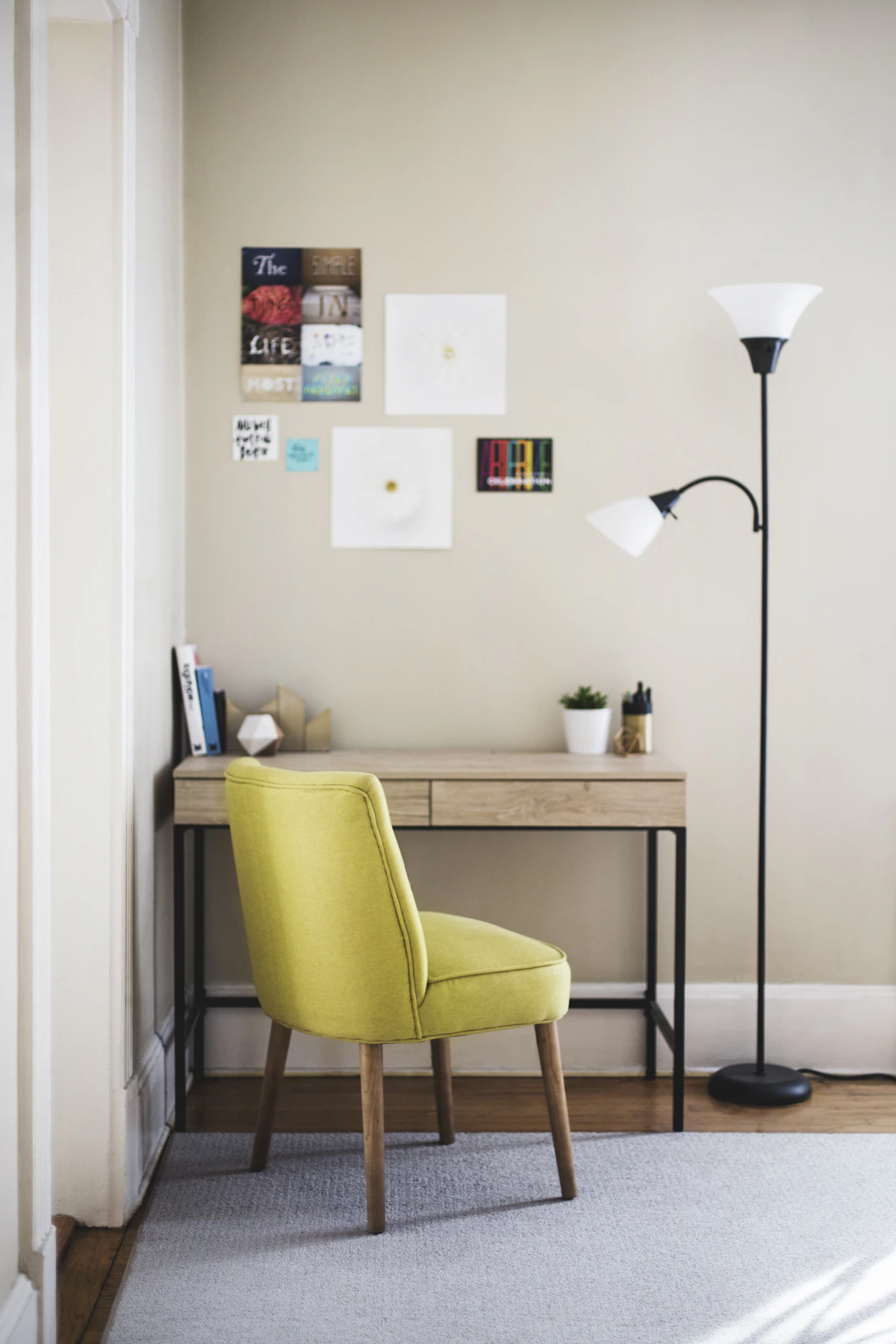remote job home office setup for beginners