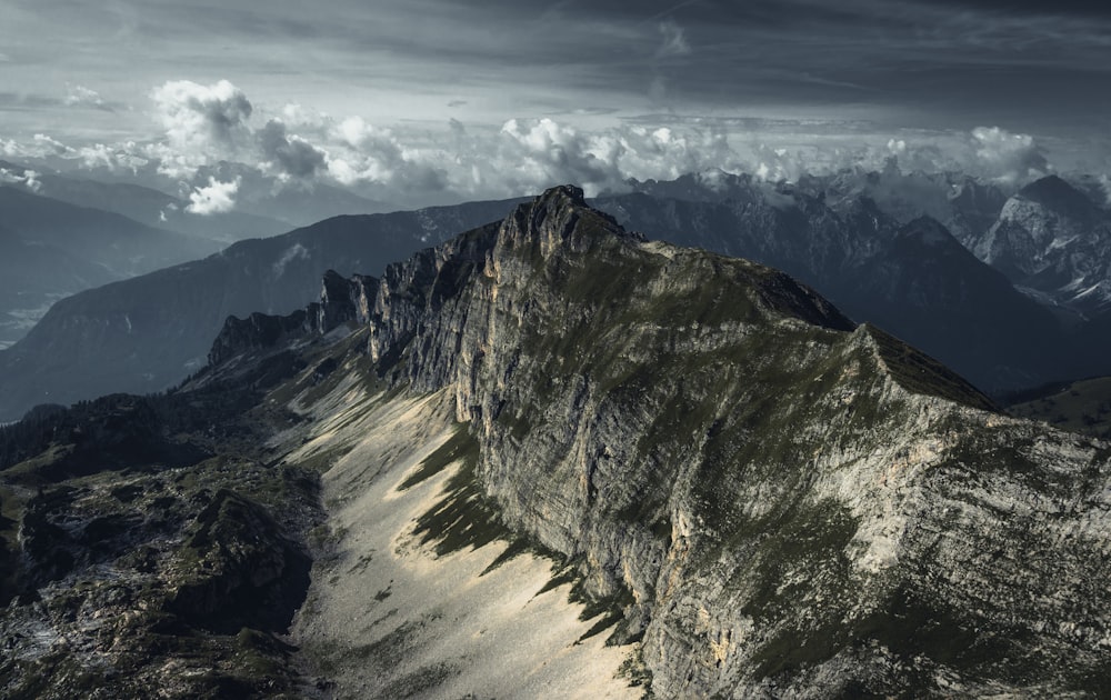 mountain during daytime