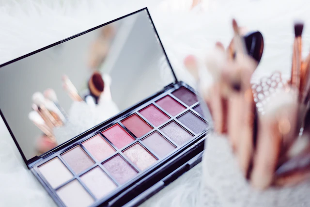 Manicure 2026: czyste paznokcie albo dramat w stylu femme fatale