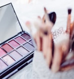 selective focus photography of eyeshadow palette