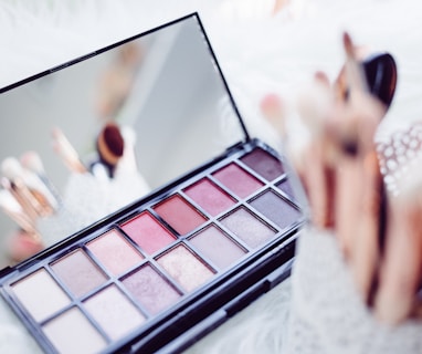 selective focus photography of eyeshadow palette