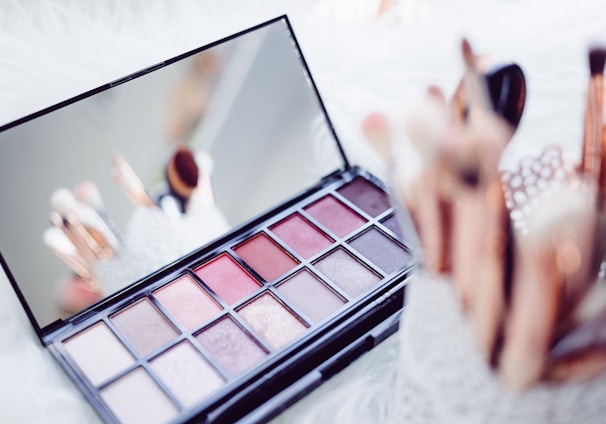 selective focus photography of eyeshadow palette