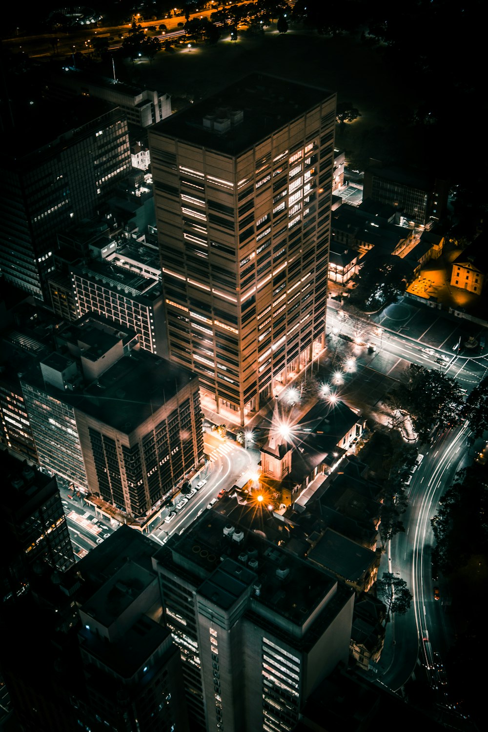 Photographie de la lumière de la ville et de la route
