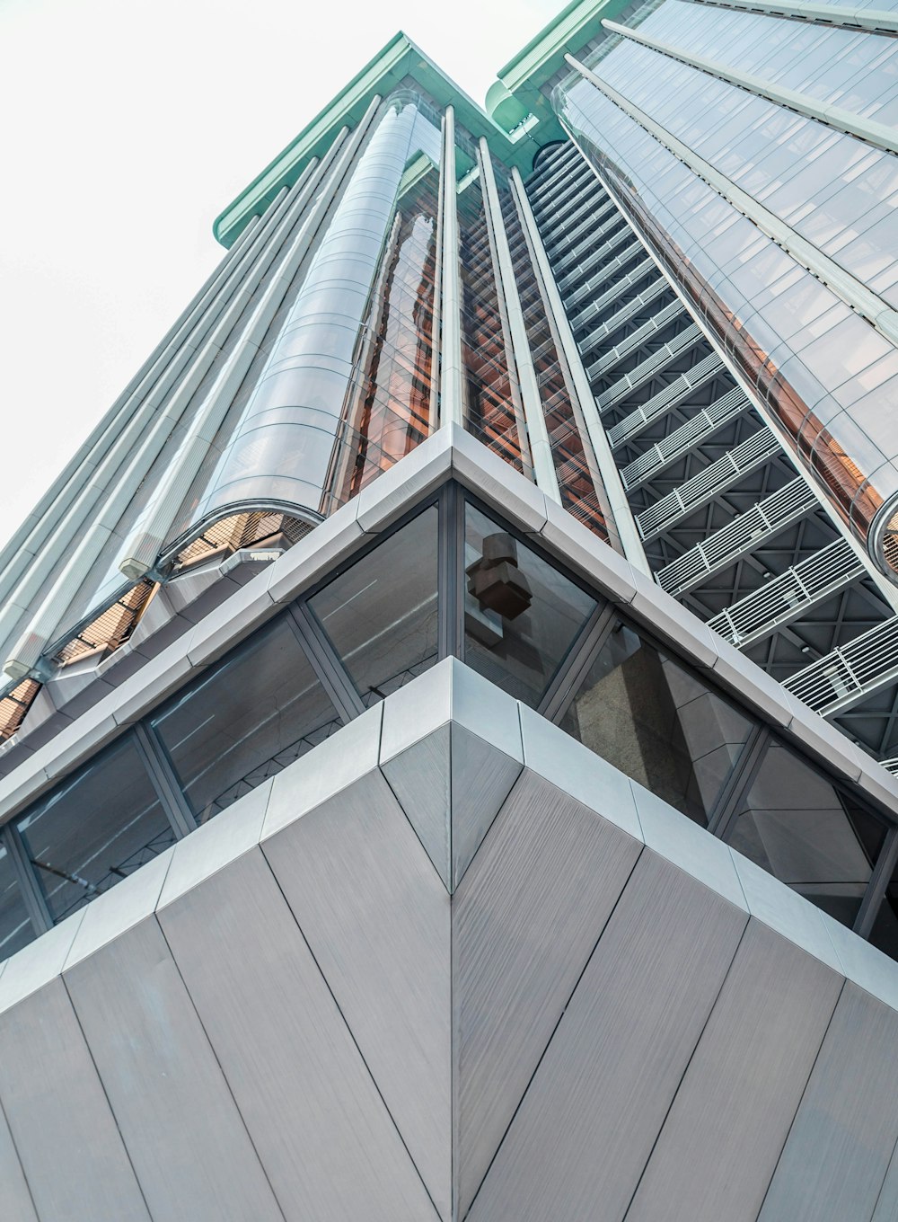 close-up photography of high-rise building