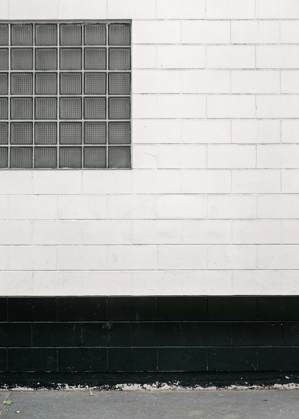 mur blanc et noir