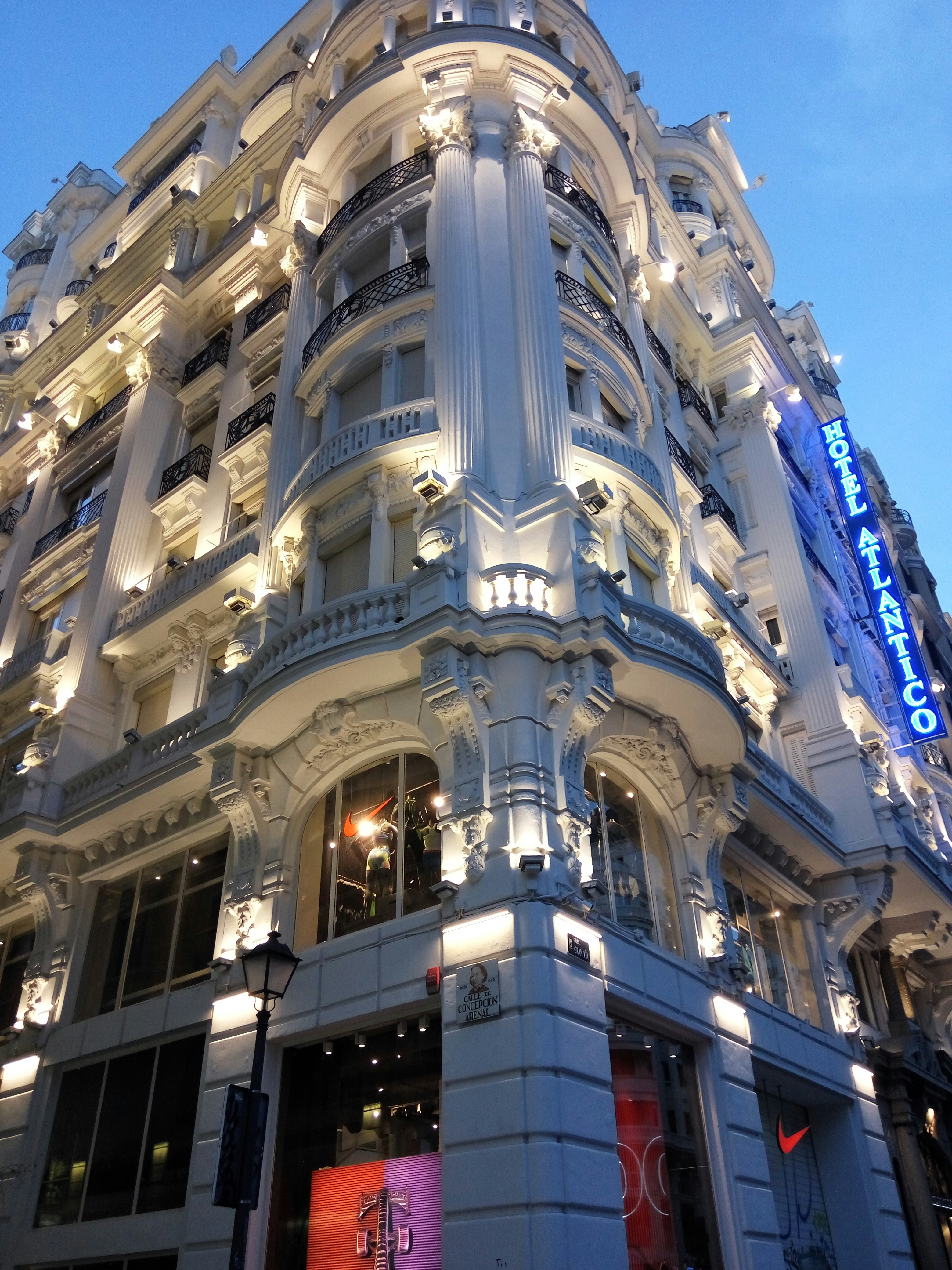 Free Unsplash photo from Ralph Latinno