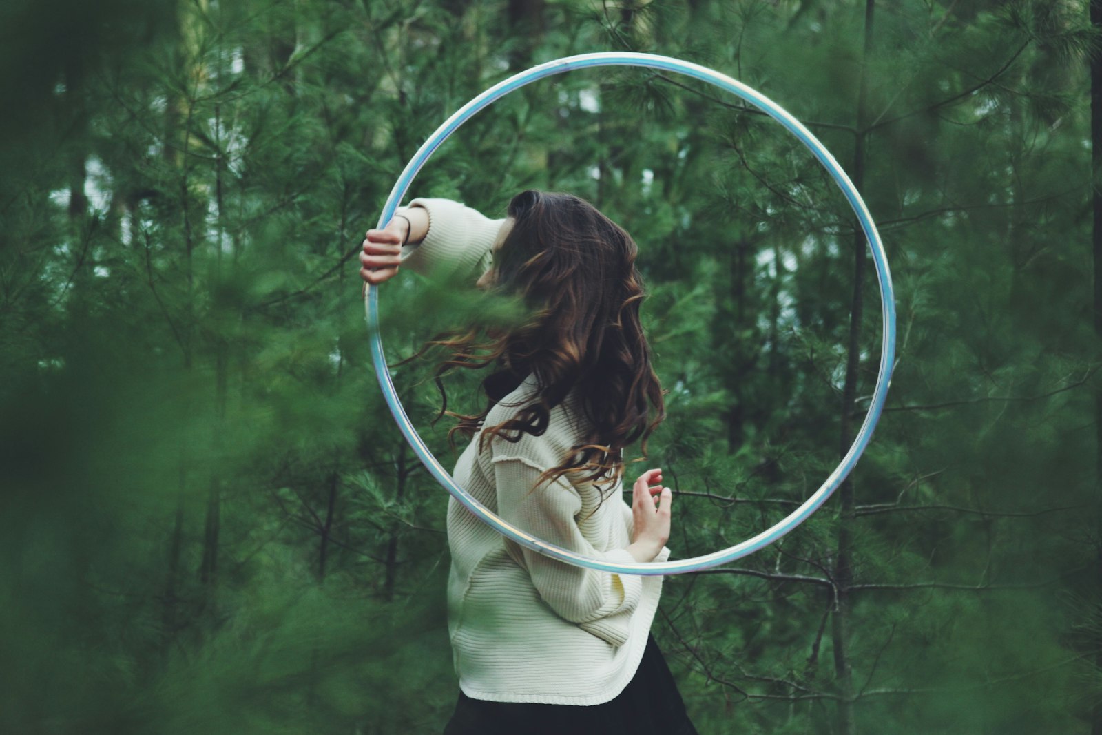 Canon EOS 50D sample photo. Woman holding hulahoop photography