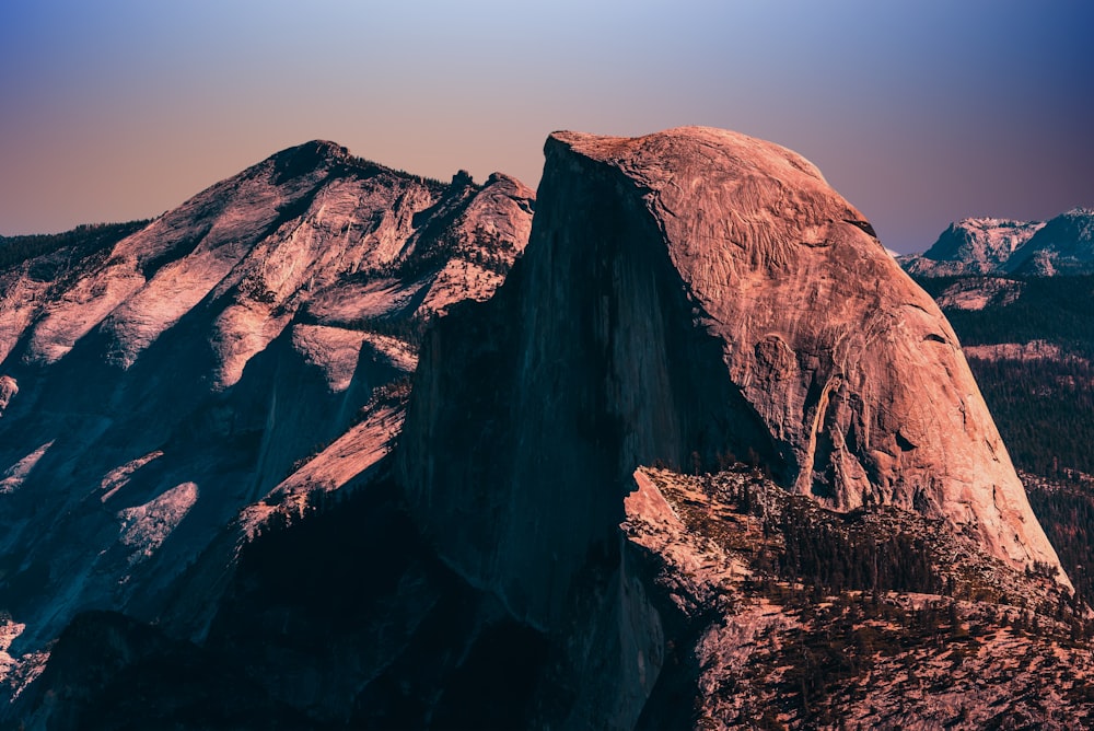 Fotografía de paisajes de montañas marrones