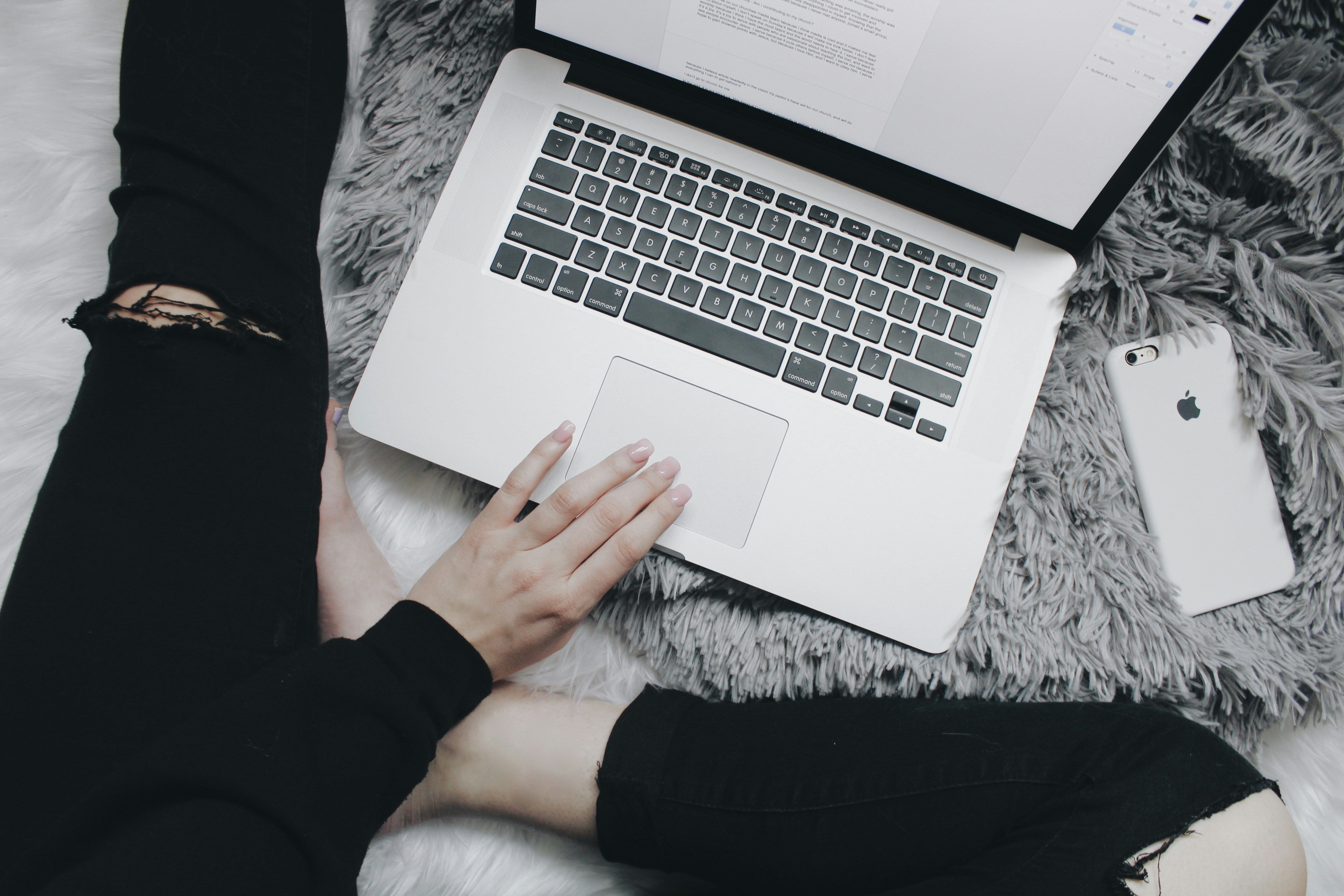 How Do I Effectively Use Search Engine Advertising For Blog Promotion?
