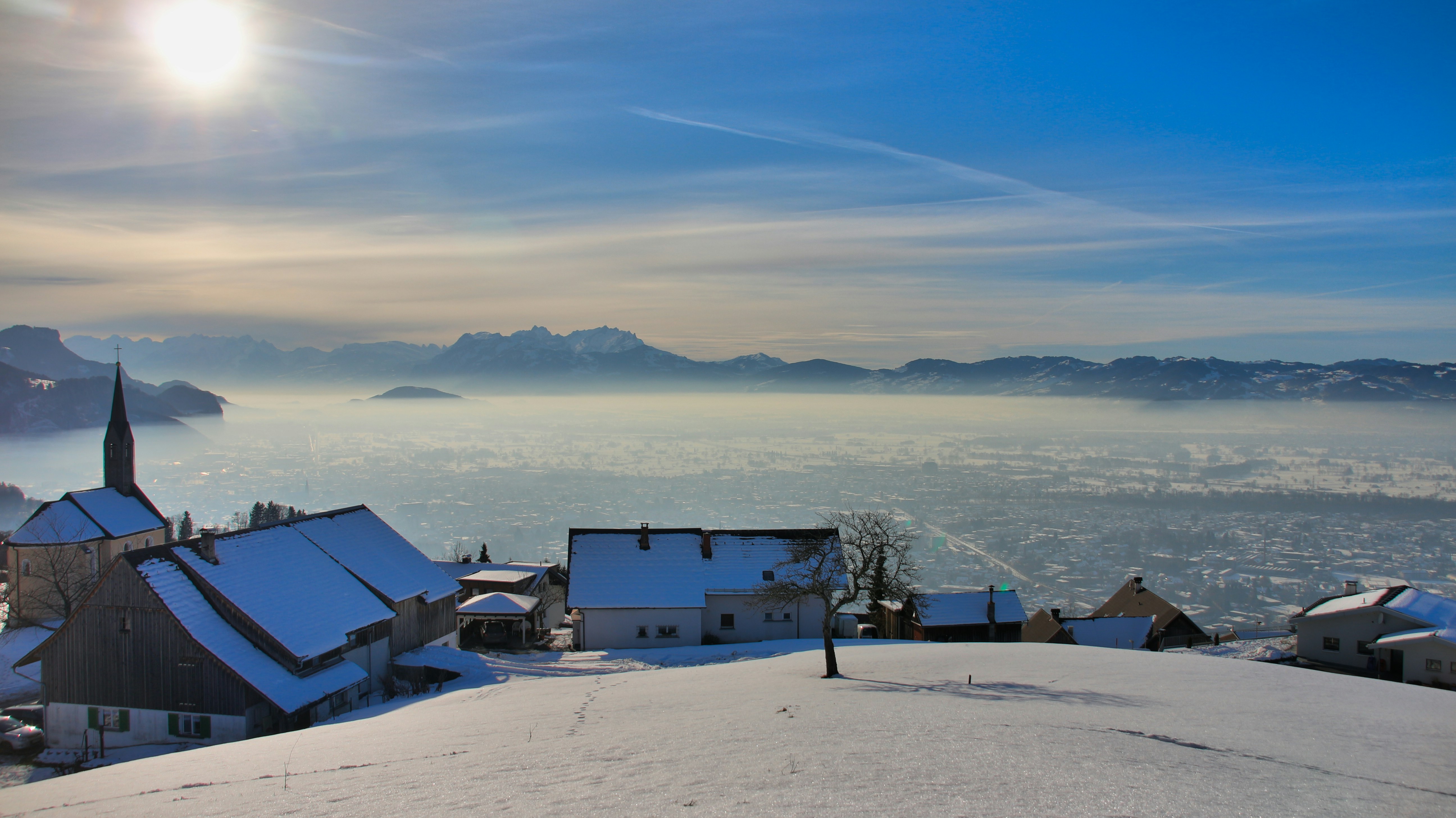 Free Unsplash photo from Dominik Zumtobel