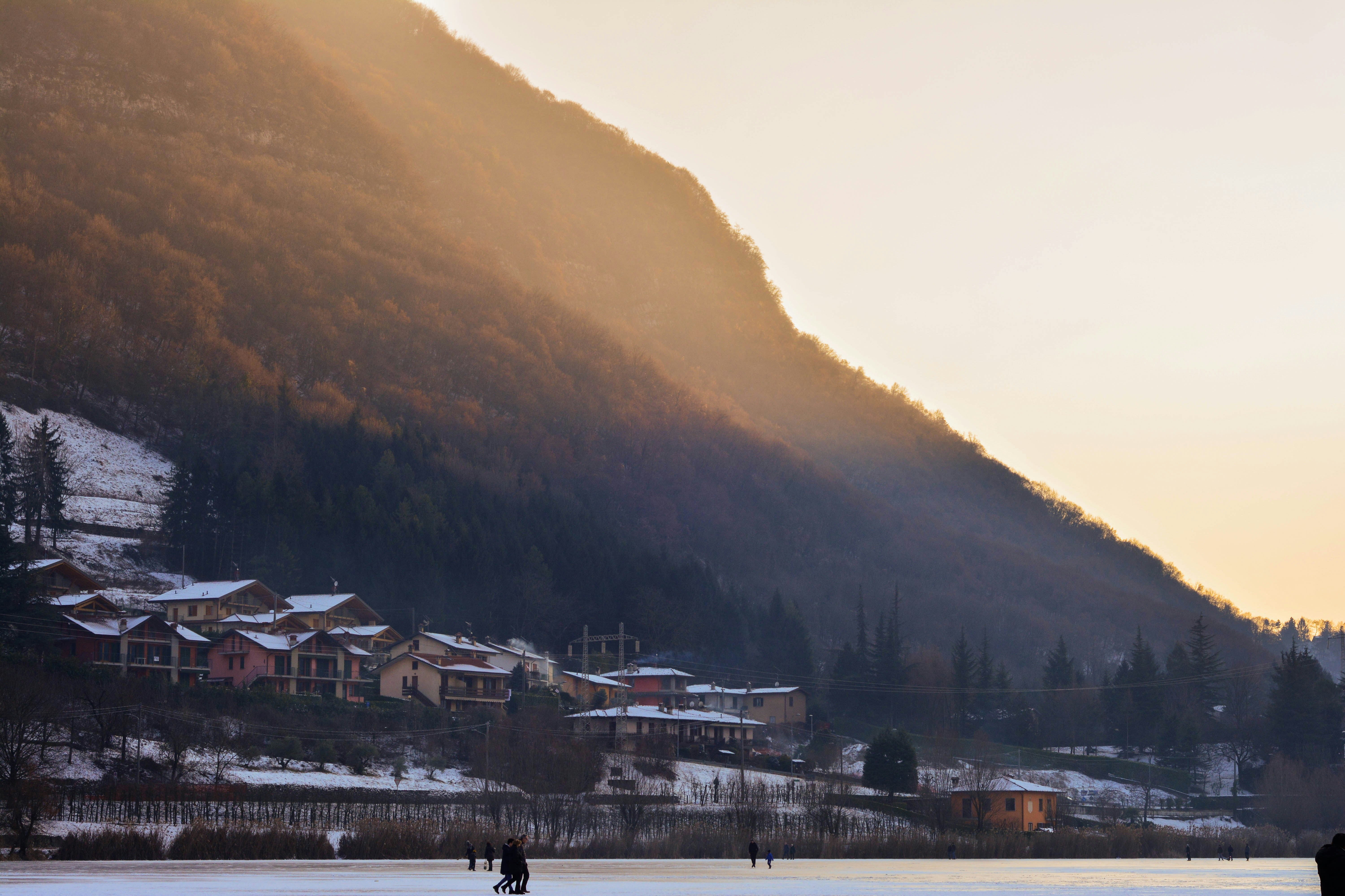 Free Unsplash photo from Simone Acquaroli