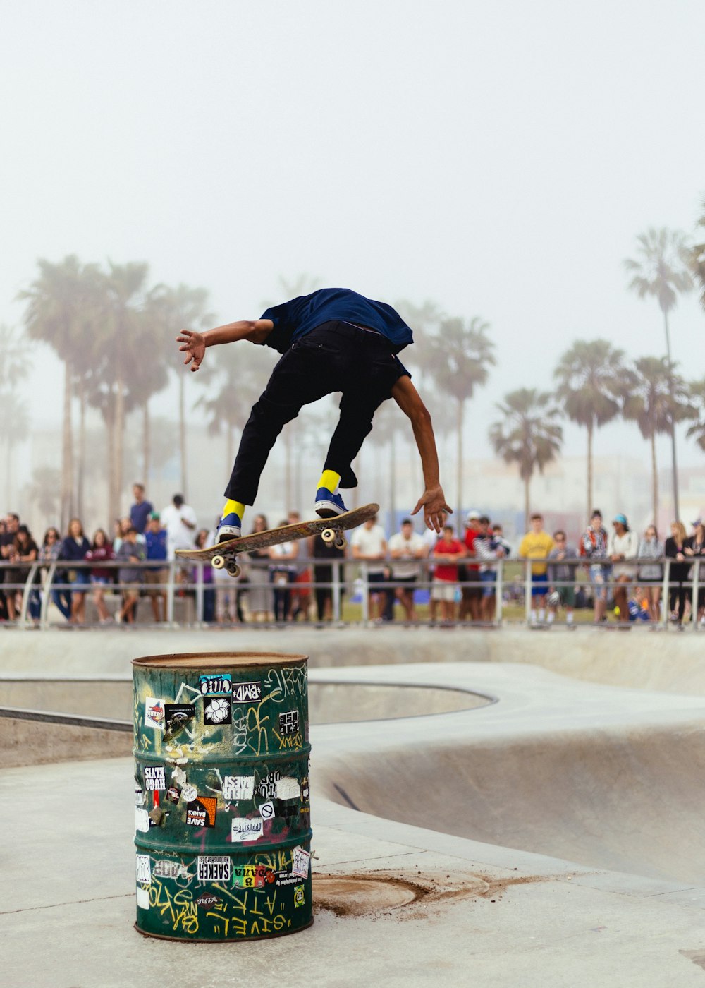 Person, die Skateboard spielt