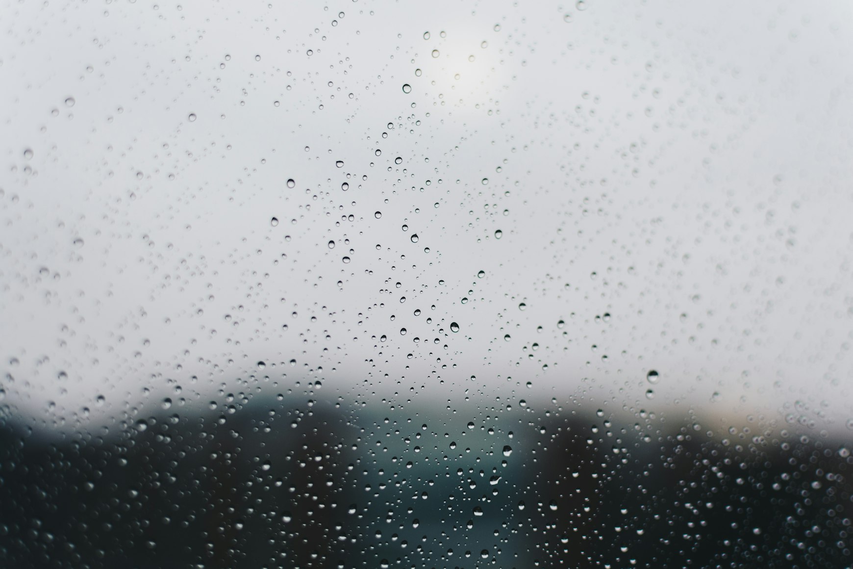Rain on window - Jose Fontano - Unsplash