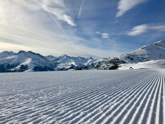 Snowland near mountains at daytime — Mayrhofen, Austria