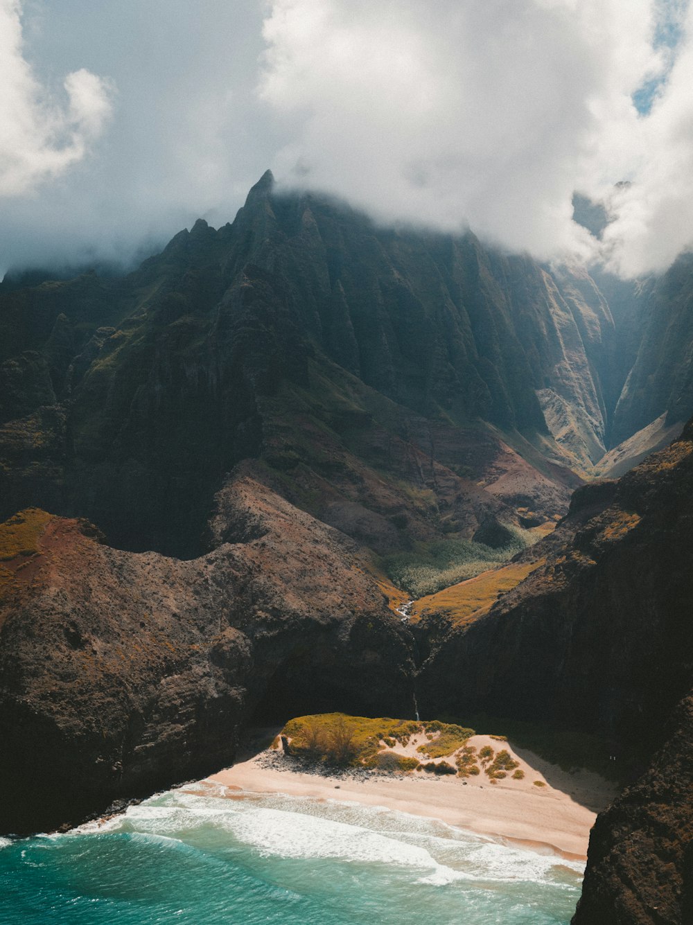 mountain covered of clouds