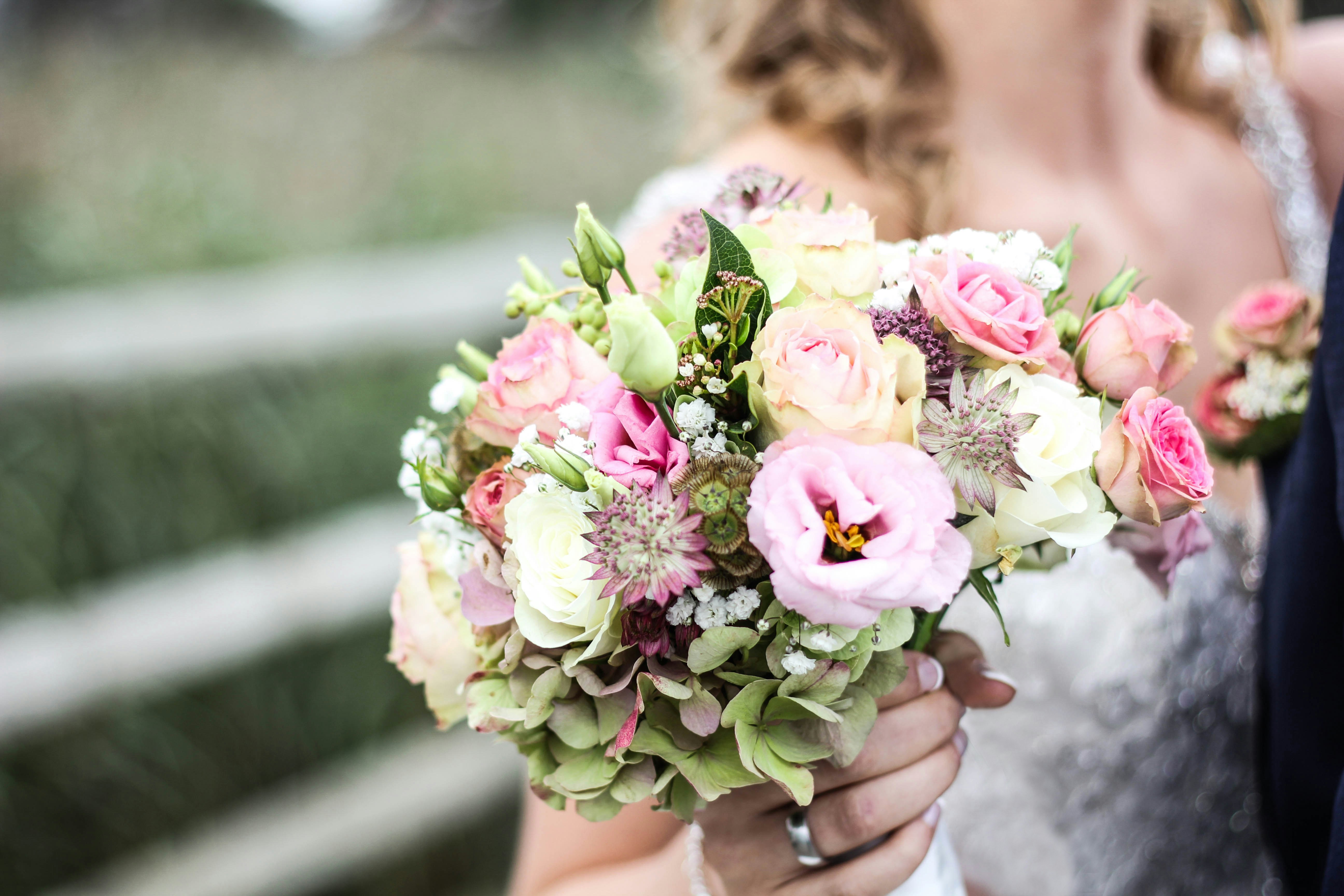 Blooms That Speak: Choosing Wedding Flowers That Tell Your Love Story