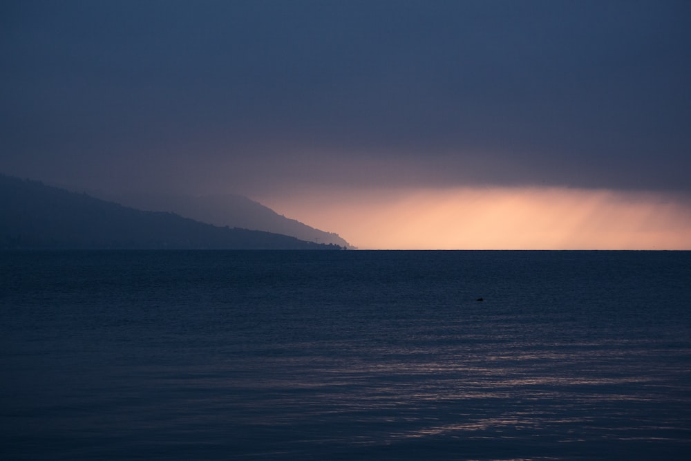 vista para o mar calmo