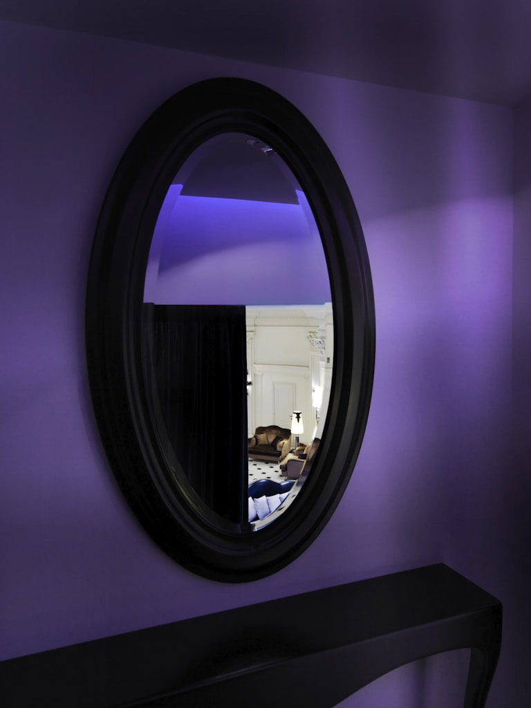 Miroir doré ovale