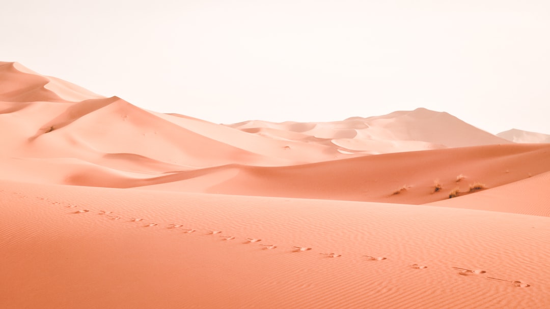 landscape photography of dessert, This is not a Windows desktop…