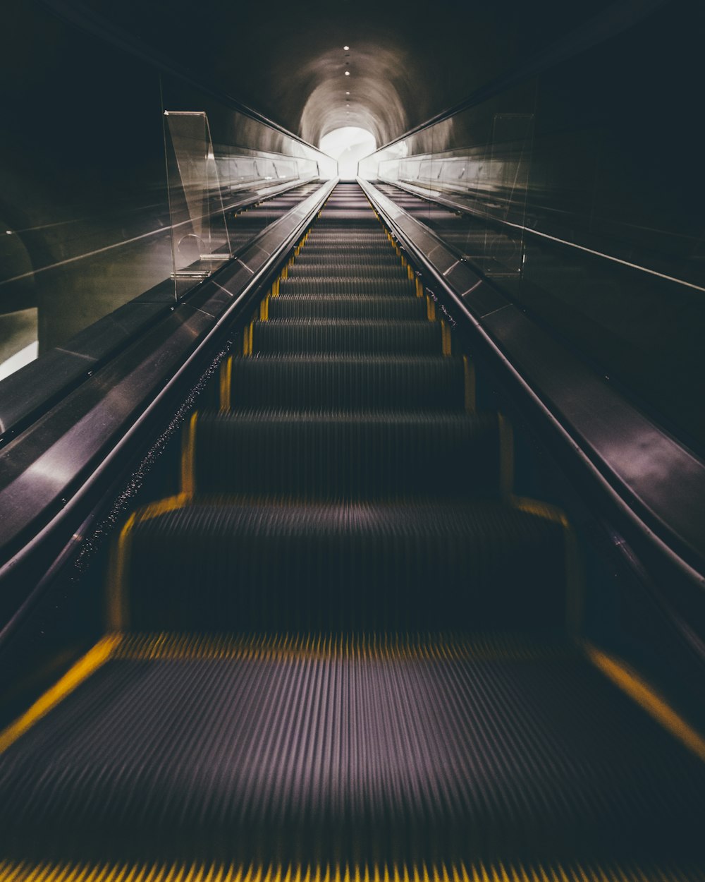 escalator moving upward