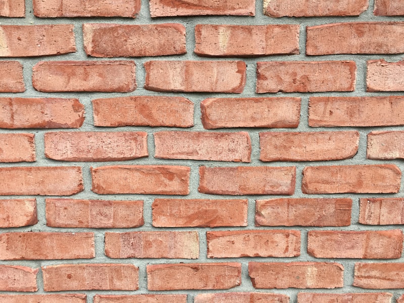 Mur en brique, chantier de maçonnerie Lyon