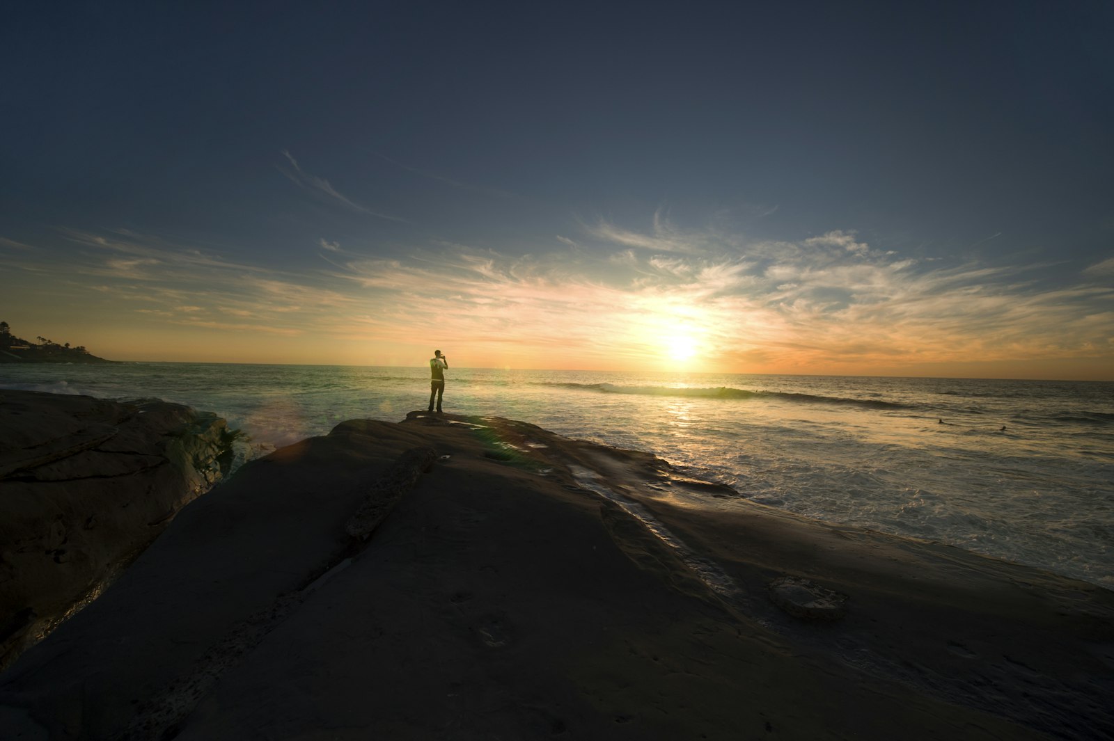 Nikon D4S + Nikon AF-S Nikkor 14-24mm F2.8G ED sample photo. Person standing on mountain photography