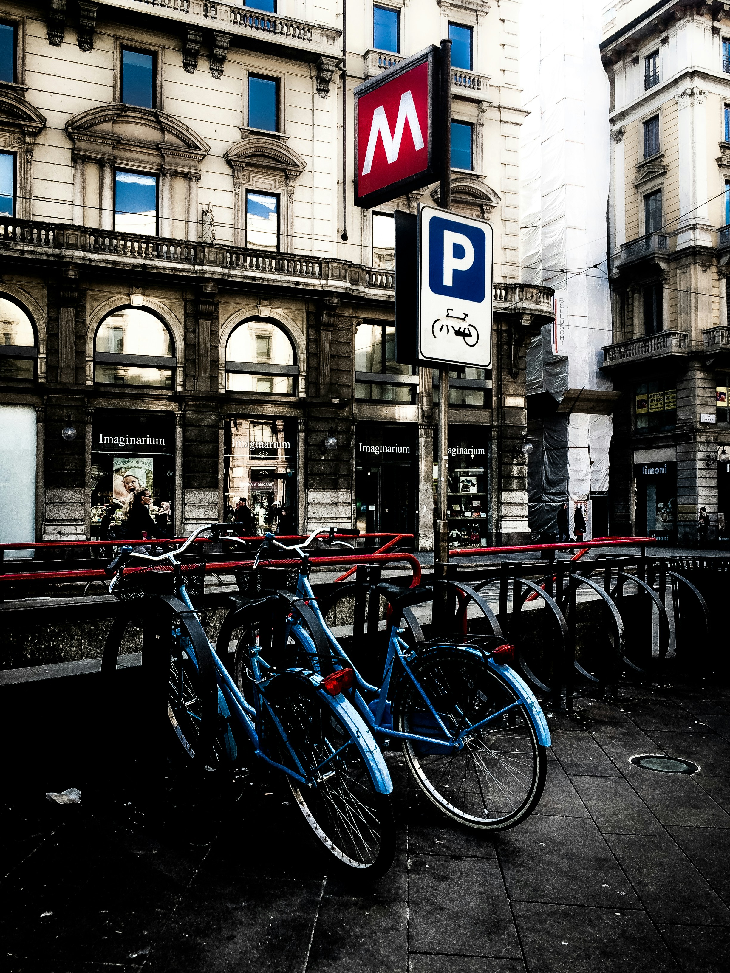 Free Unsplash photo from Markos Mant