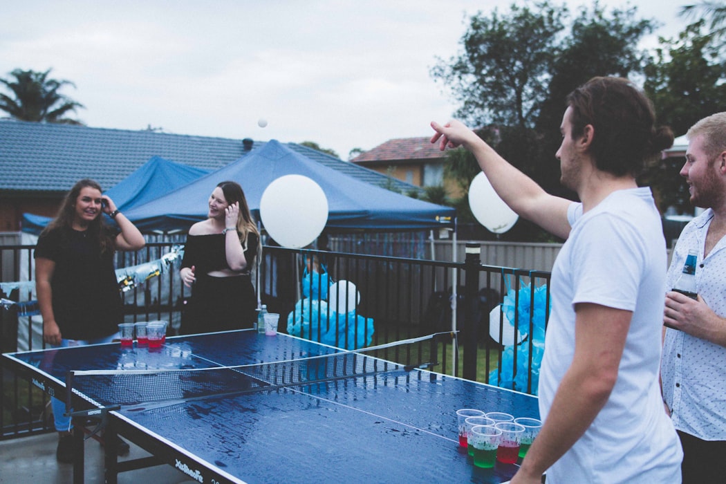 Giant Beer Pong | Guide To Throwing A Super Bowl Party