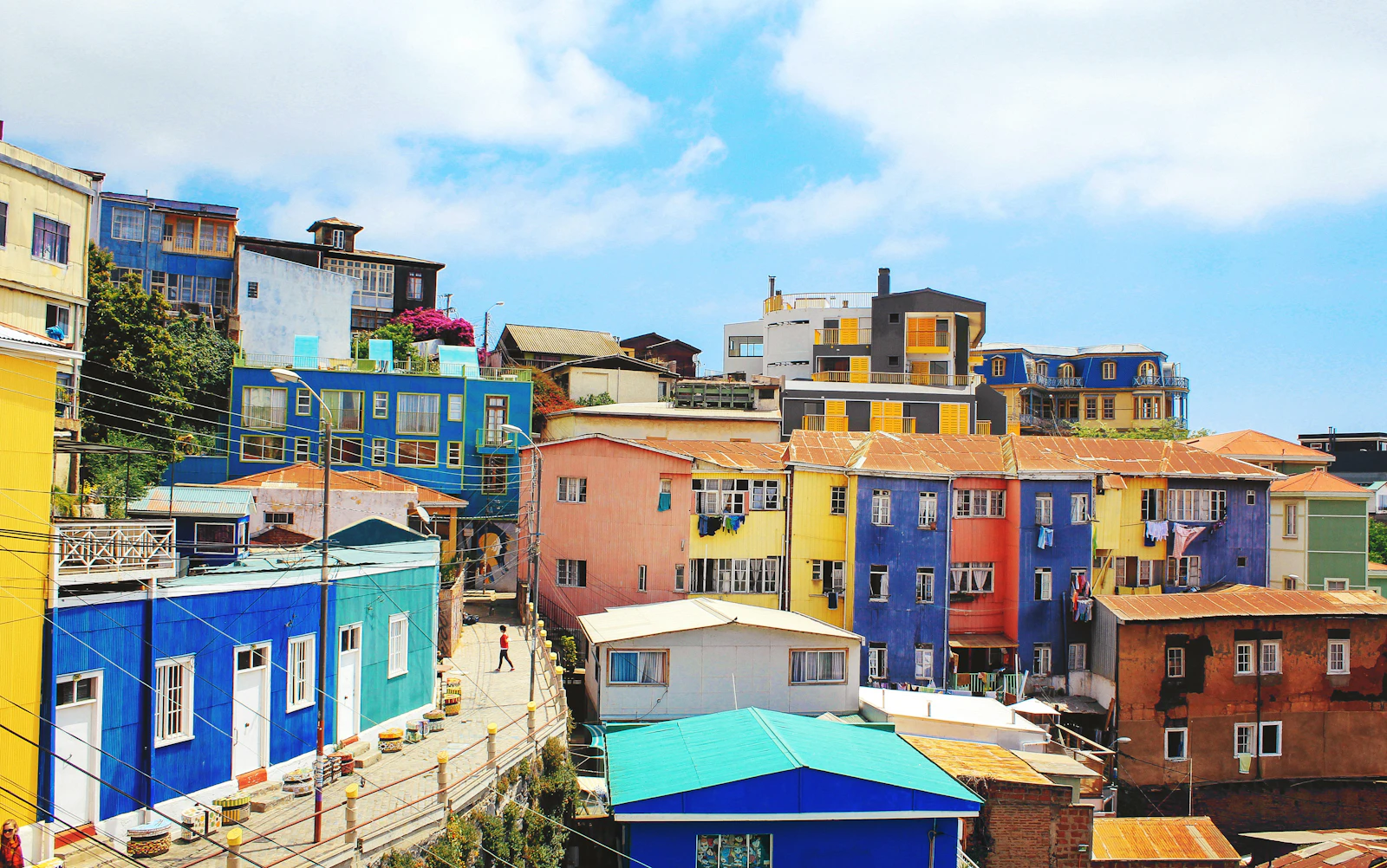Casas de colores en los cerros de Valparaíso, Chile