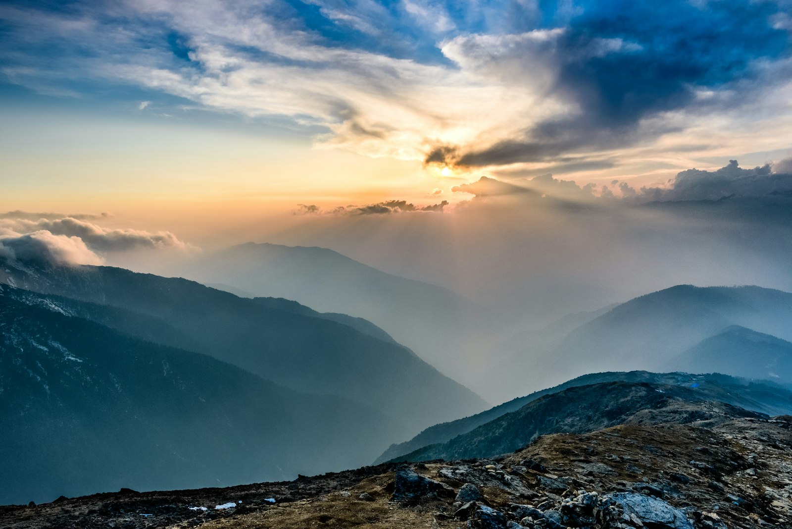 Nikon AF-S Nikkor 16-35mm F4G ED VR sample photo. Mountains covered with fog photography