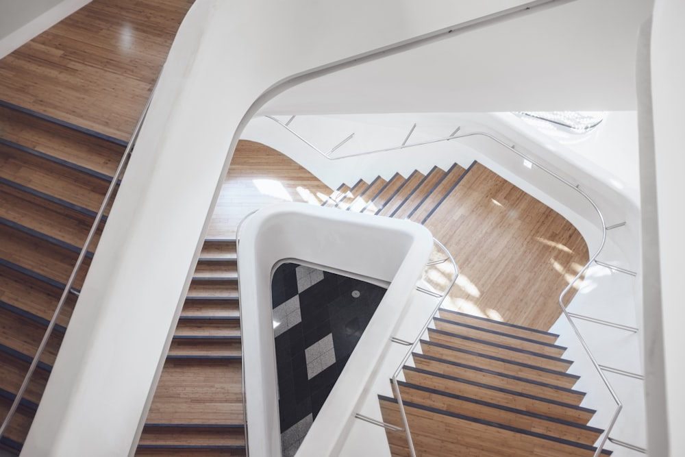 Elegant Staircase Designs Enhance Your Home’s Charm
