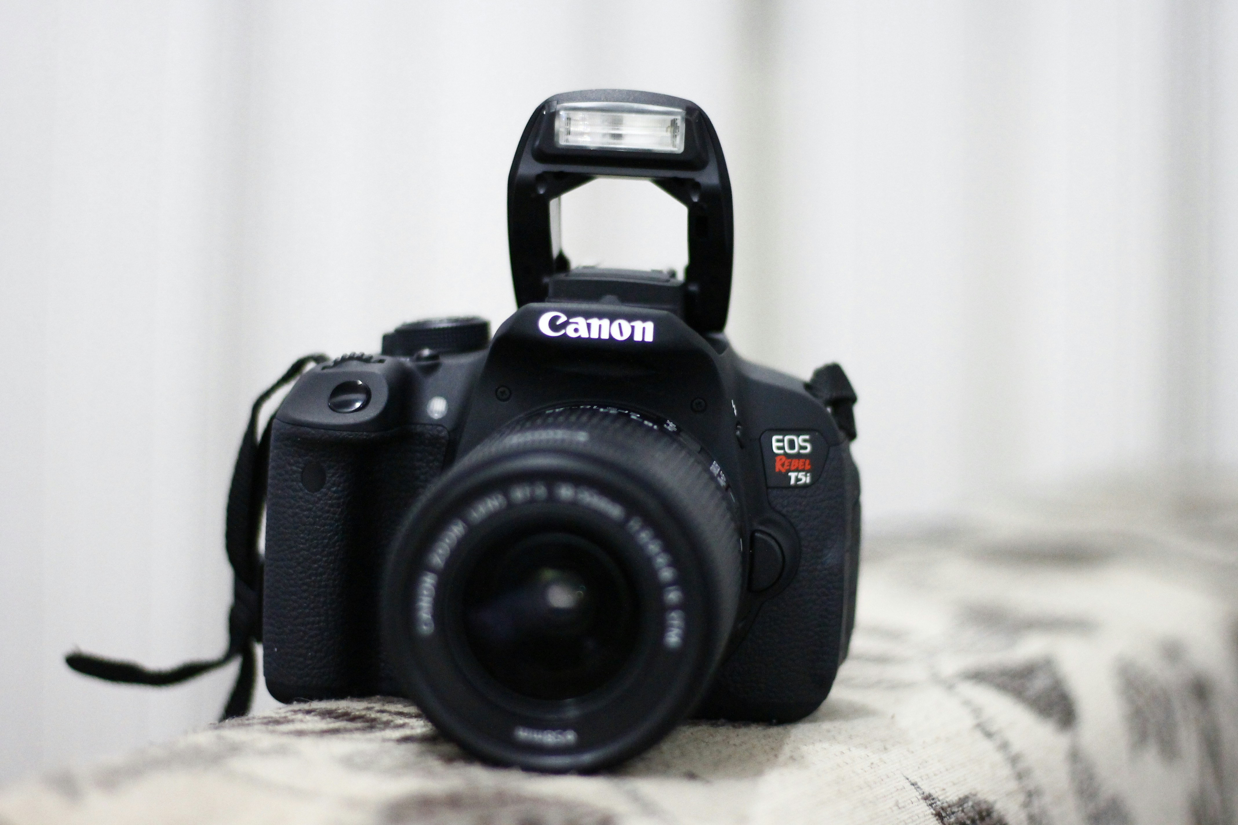 Canon EOS Rebel T7