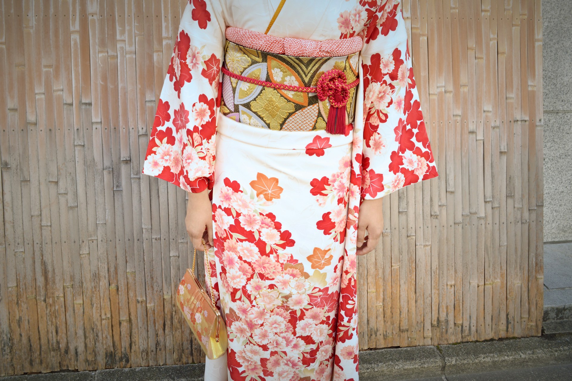 gray computer monitor