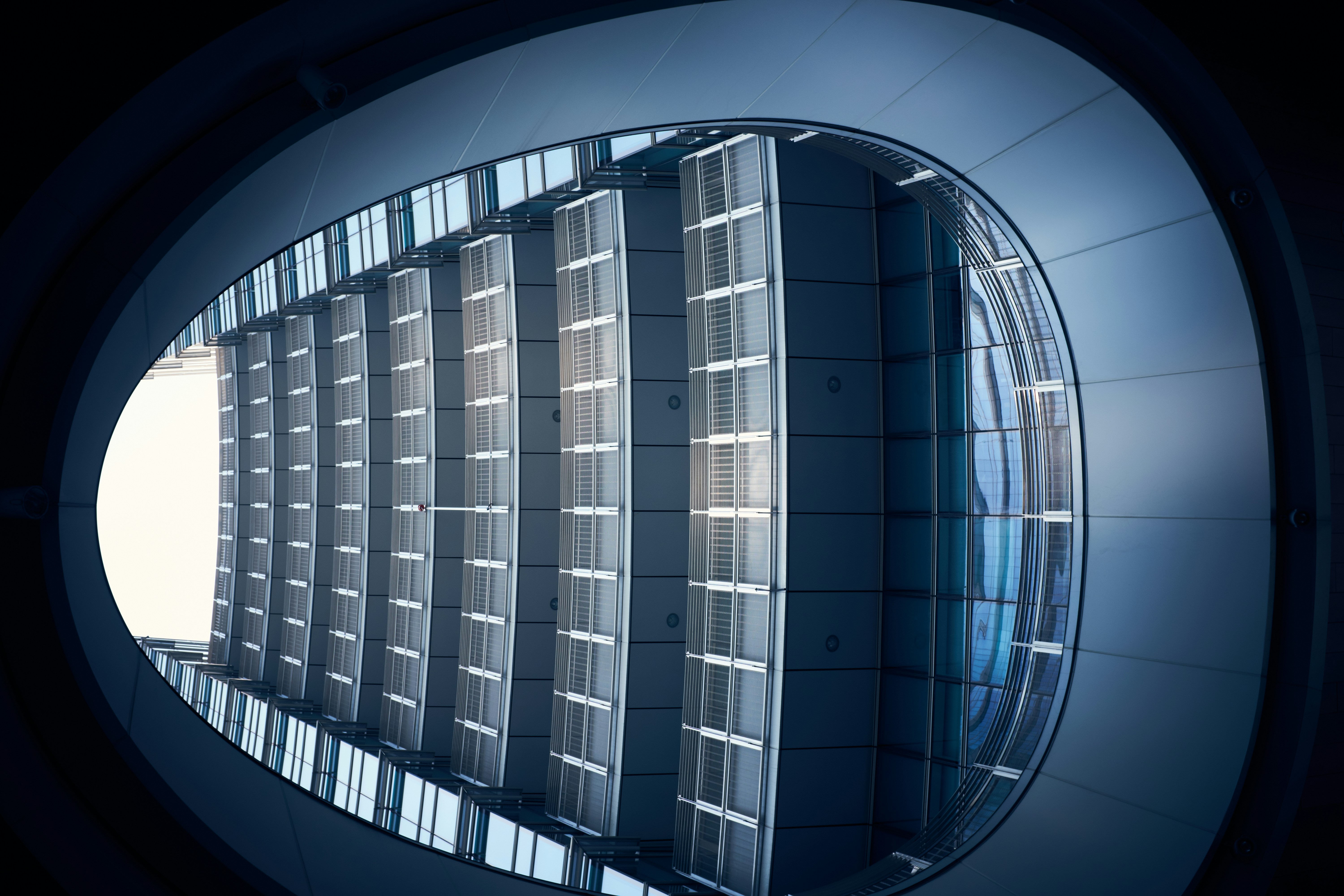 gray high-rise building