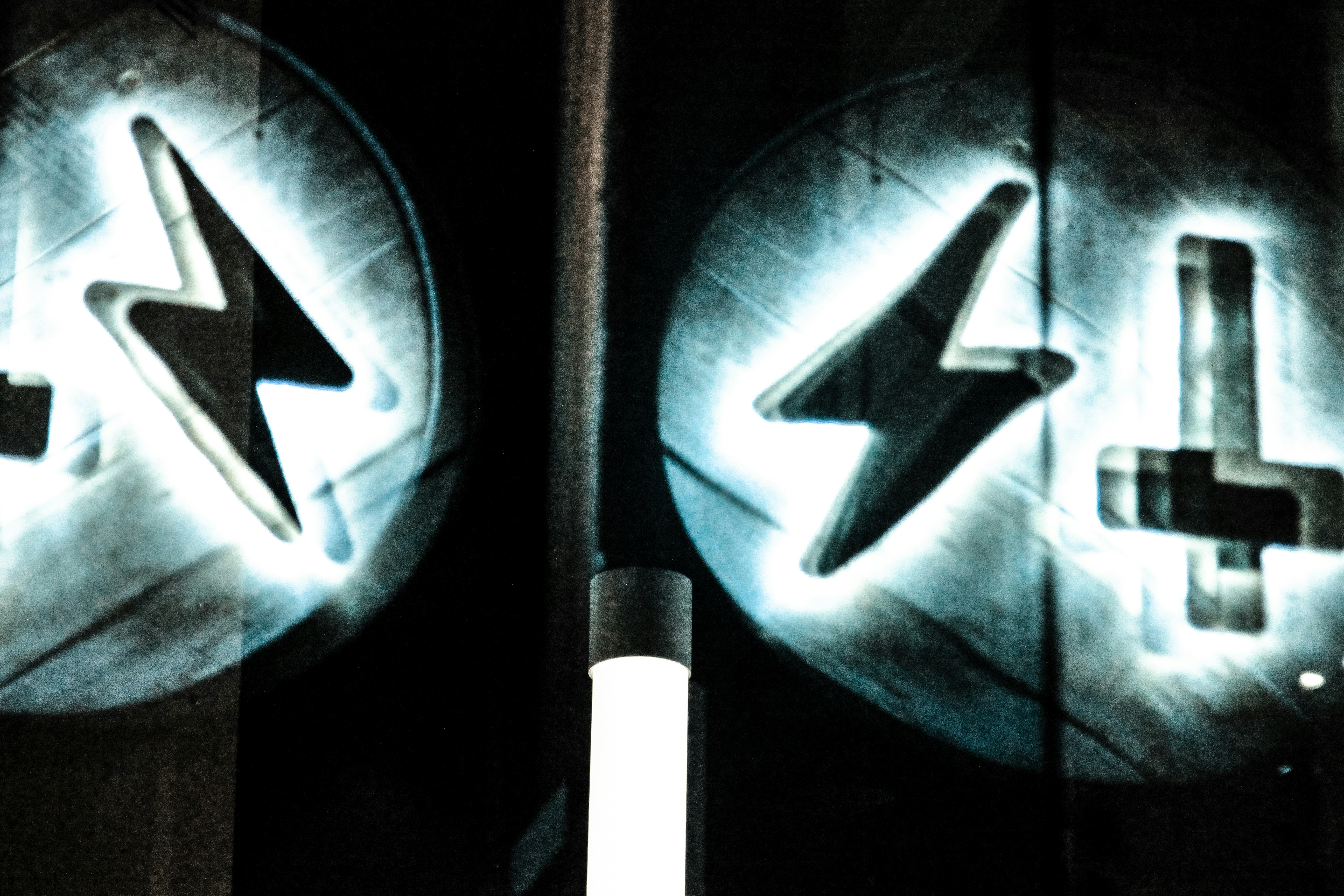 photo-1491975257161-d431ed97f979