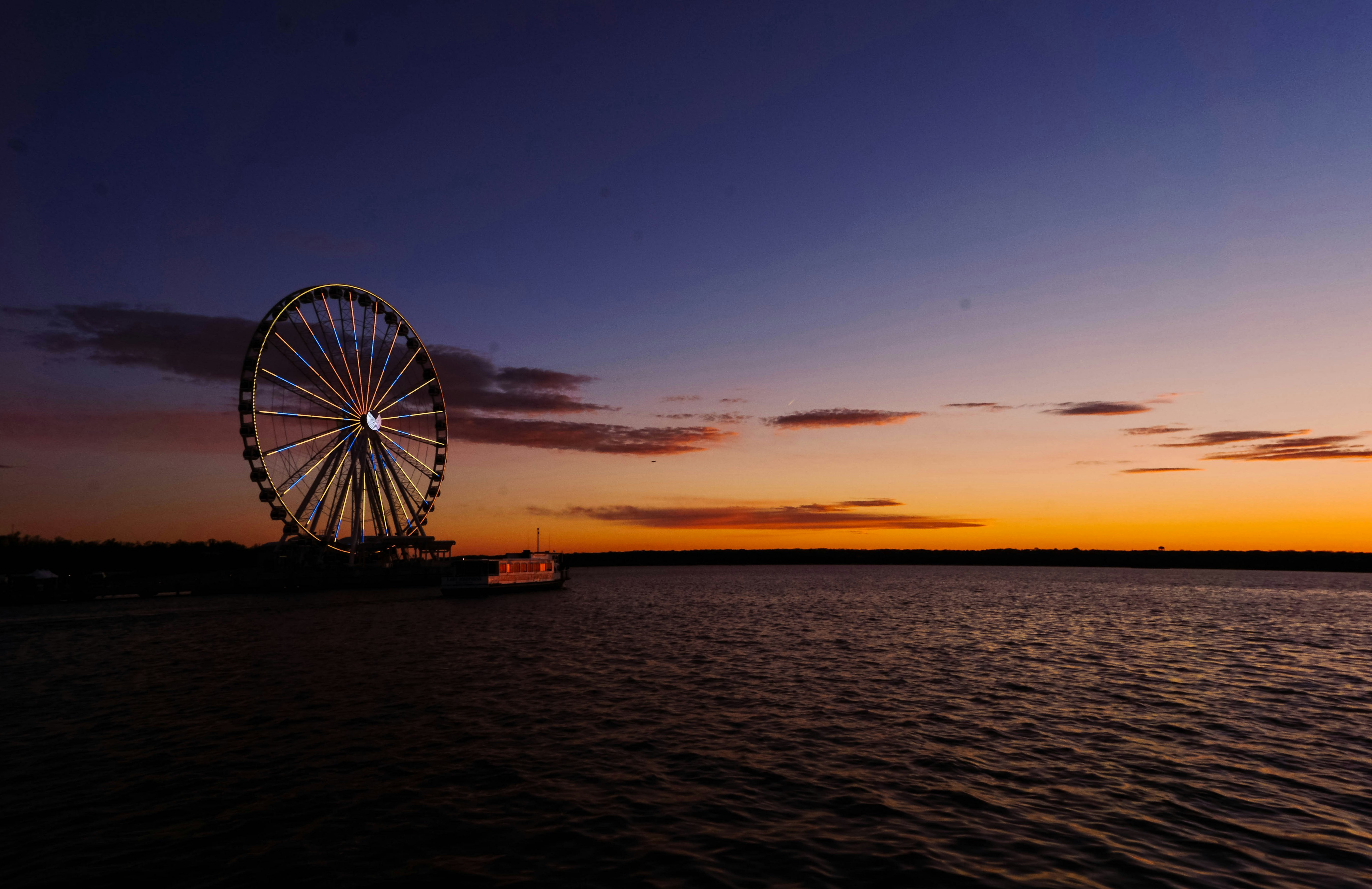 ferris wheel during sunset