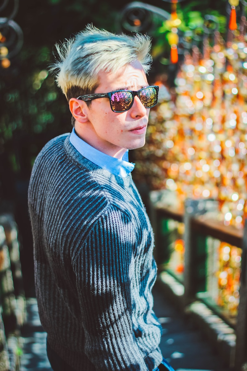 日月潭の湖面に映る山々