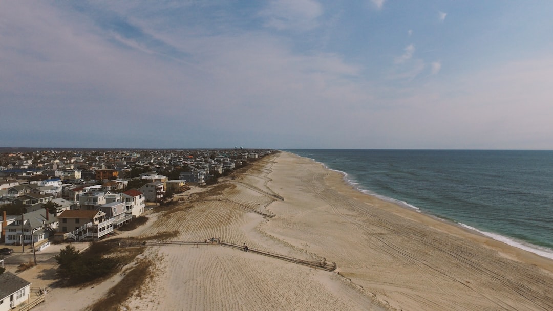 houses near in the beach