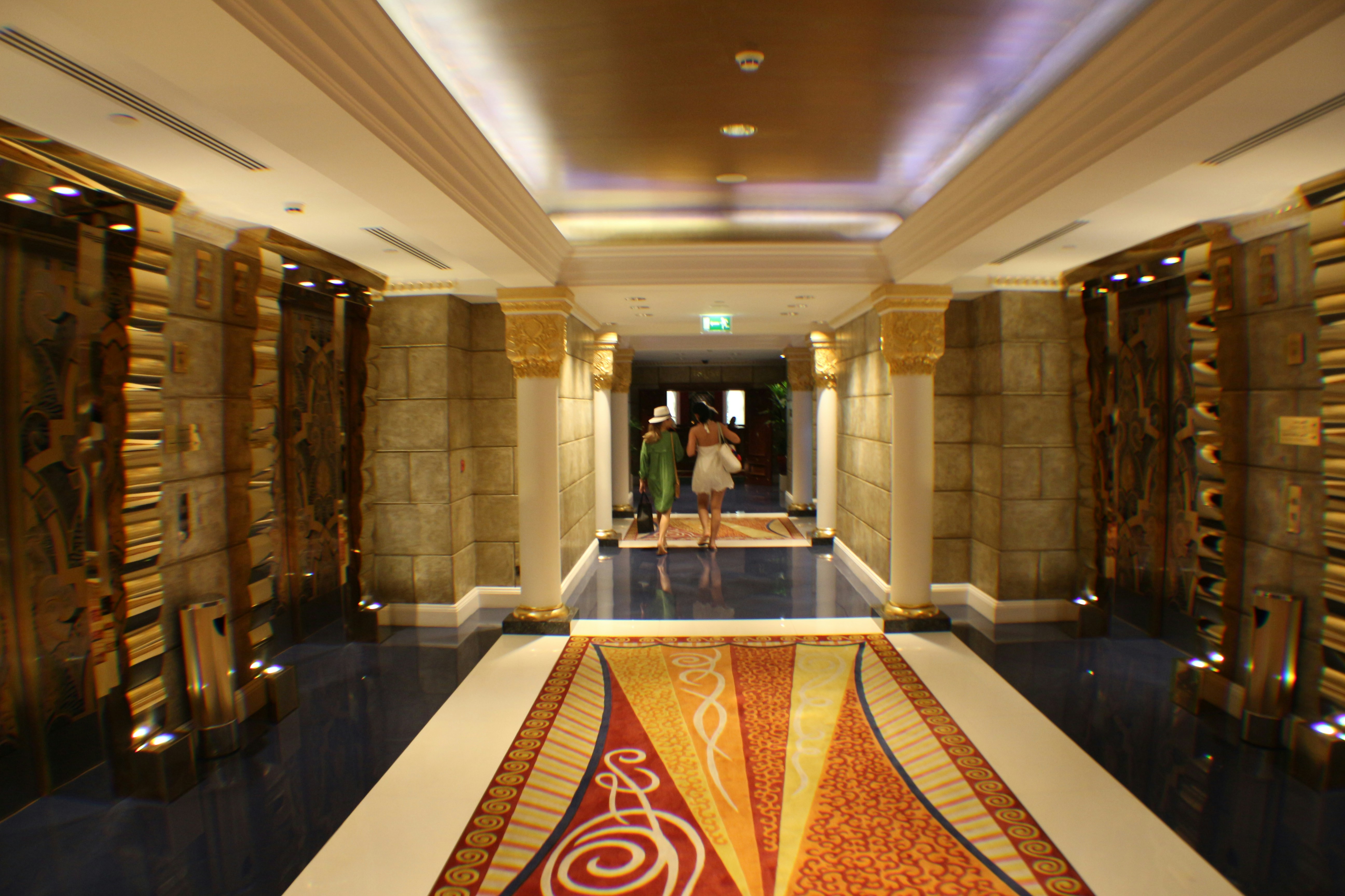 Free Unsplash photo from hotel blogger